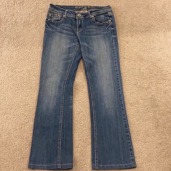 Grace in LA Sz 9/27” Gold, Silver, Crystal studded - Picture 15 of 15